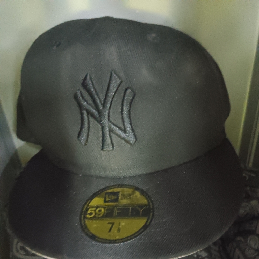 New Era Black NY Cap